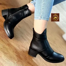 نیمبوت زنانه پاشنه‌دار پلیسه