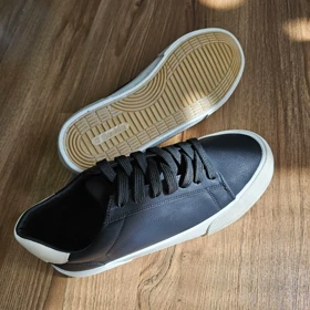 کتانی اسنیکرزمشکی زیره سفید