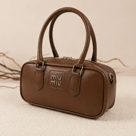 کیف دوشی زنانه باکسی طرح MIU MIU کد 874 (قهوه ای)