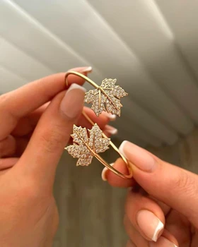 بنگل نگین‌دار برگ ژوپینگ