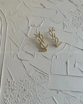 گوشواره ysl ایوسن‌لورن
