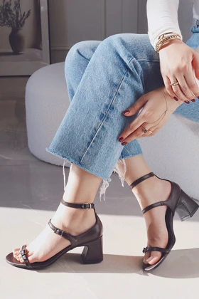 کفش پاشنه‌بلند کلاسیک زنانه polka-store polka-store