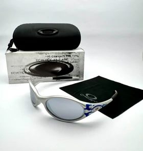 عینک آفتابی Oakley مدل Flame اقساط (نقره ای)