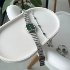 ساعت کلاسیک سبز