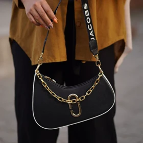 کیف زنانه جیکوبز Jacobs Curve Bag A01