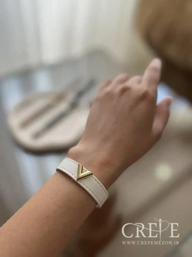 دستبند چرم طرح برند (سفید)