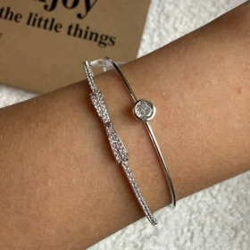 بنگل نقره ای پاپیون نگین‌دار