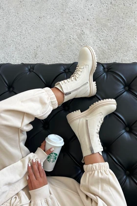 بوت و نیم بوت زنانه استراسونس straswans