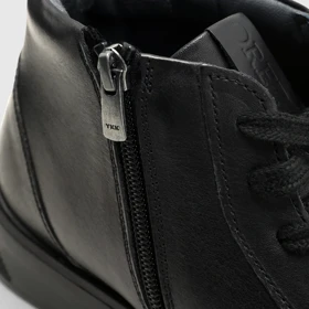 بوت مردانه KAI