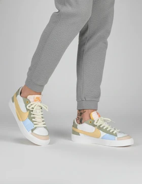 کفش روزانه مردانه نایکی Blazer Low Loud Mark M