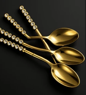 قاشق چای خوری طلایی نگین‌دار