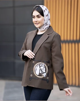 کت " ویوا " رنگ موکا با طرح هرمس از کالکشن بهار 1405