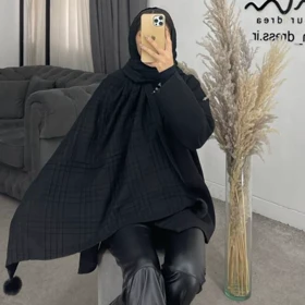شال پلیسه منگوله‌دار
