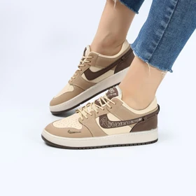 کفش و کتانی زنانه مدل NIKE AIR JORDAN 1 رنگ کرم قهوه ای کد M5819
