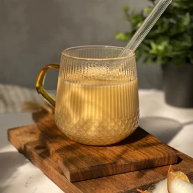 لیوان چای خوری مدل لوزی و شیاردار دسته عسلی / pa58