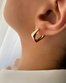 گوشواره مثلثی ژوپینگ