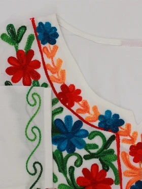 بلوز نخی گلدوزی شده