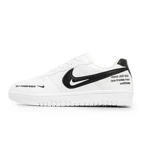 کفش ورزشی زنانه Nike