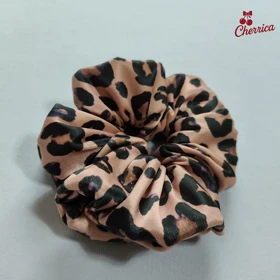 کش اسکرانچی ساتن سایز بزرگ طرح پلنگی کد 8