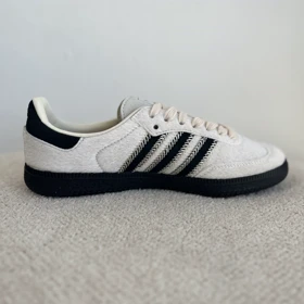 سامبا سفید مشکی پشمی