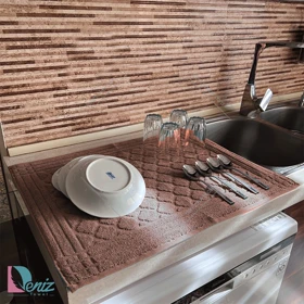 نمگیر ظروف آشپزخانه طرح خشتی رنگ شکلاتی