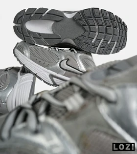 کفش کتانی مردانه و زنانه طوسی سفید نایک NIKE v5 RNR