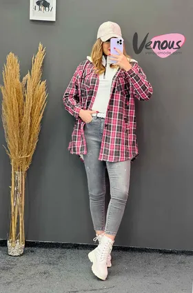 پالتو چهارخونه داخل ببعی
