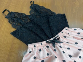 ست نیمتنه گیپور و شلوارک طرح خالدار 053