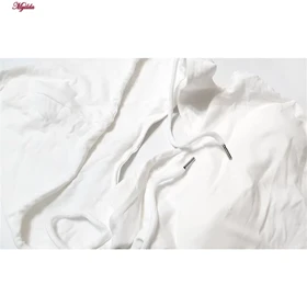 کراپ تاپ کلاه دار زنانه رنگ سفید ماییلدا مدل 5260-259