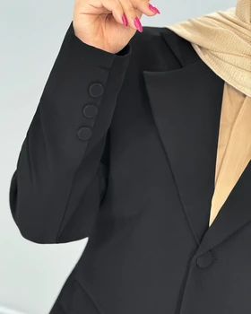 مانتو کتی لیزا