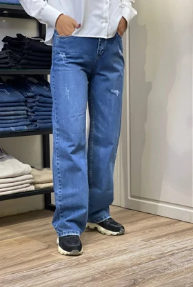 شلوار جین نیم بگ آبی