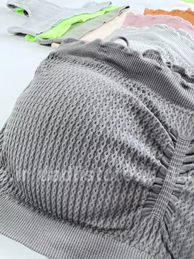 ست نیم‌تنه مستطیل کاپ‌دار و شورت بکلس کبریتی