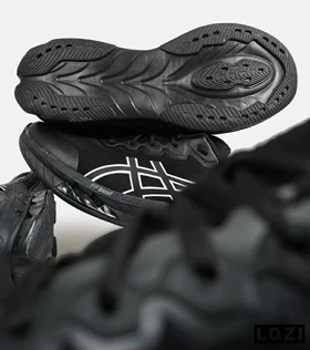 کفش کتانی مردانه مشکی سفید ASICS GORETEX
