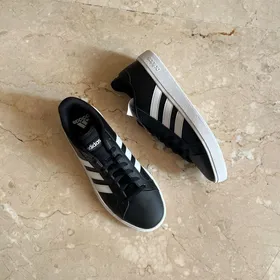 کتانی adidas