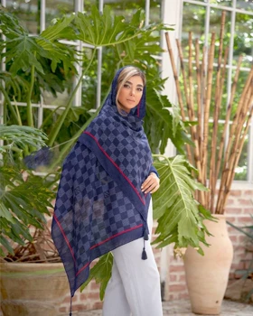 شال شطرنجی نخی منگوله‌دار