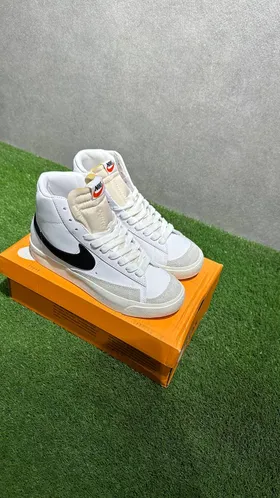کتانی نایک بلیزر مید77 سفید ساق‌دار Nike Blazer Mid '77 Vintage sneakers