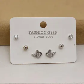 پک گوشواره نگین‌دار آفرت با آبکاری نقره925 رنگ سیلور