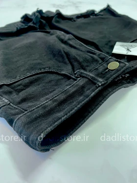 شورتک کوتاه جین مشکی پاچه ریش چهار جیب زیپ‌دار