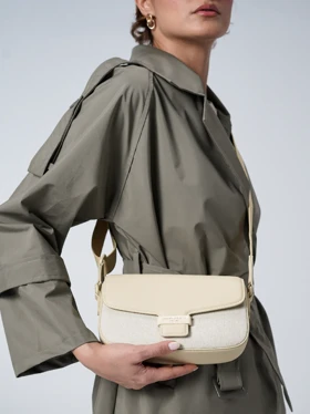 کیف دوشی زنانه دیوید جونز مدل CM7382