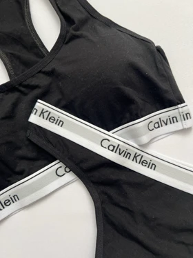 ست زنانه کلوین کلین Calvin Klein (نیم‌تنه و شورت)