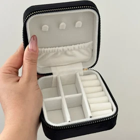 کیف جواهرات مخمل مشکی کد 462