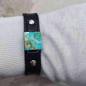 دستبند چرمی با سنگ فیروزه نیشابور اصل کد 2