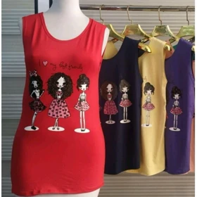 تاپ زنانه ویسکوز طرح دختر فر فری