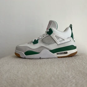 جردن 4 سفید_سبز