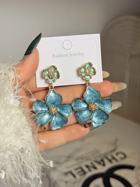 گوشواره میناکاری گل برجسته آبی
