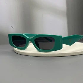 عینک آفتابی زنانه پرادا با فریم کائوچو و لنز پلی‌کربنات UV400 Prada Women