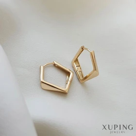 گوشواره ژوپینگ مدل «هندسی مدرن» | حلقه‌ای زاویه‌دار با جلای آینه‌ای