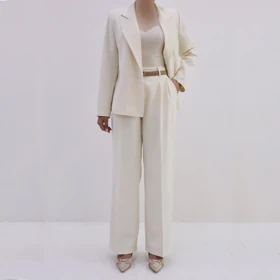 شلوار زنانه کرپ میله‌ای استخوانی آریانا (Ariana) سین استایل