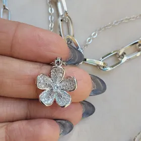 گردنبند سه لاین زنجیری با پلاک گل بهاری