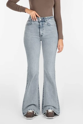 شلوار جین زنانه بوت‌کات فلکس(کشی) آبی روشن رویال جین Royal Jeans